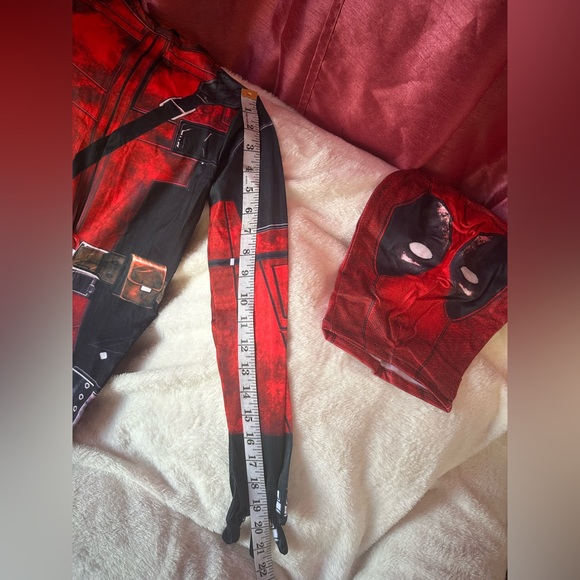 Deadpool - Picture 3 of 5